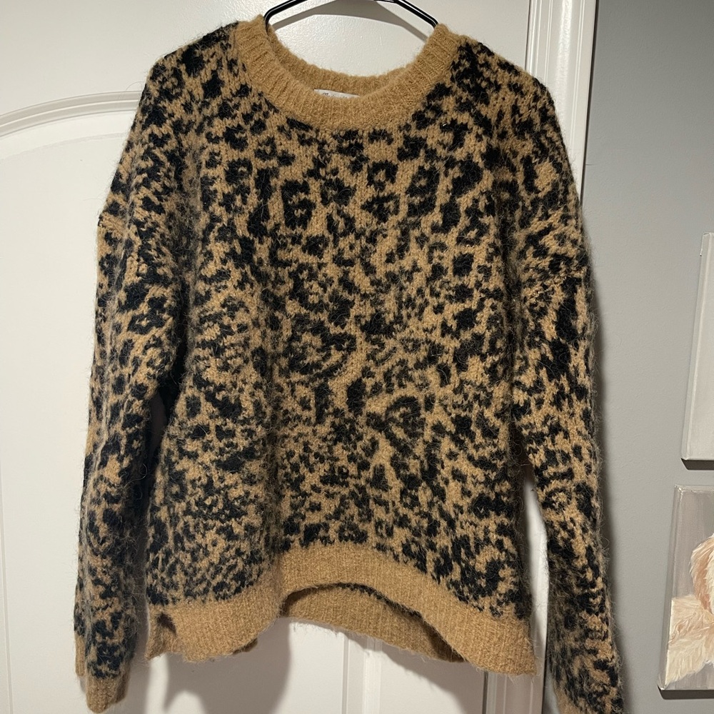 Madewell brown and black cheetah print sweater size large.